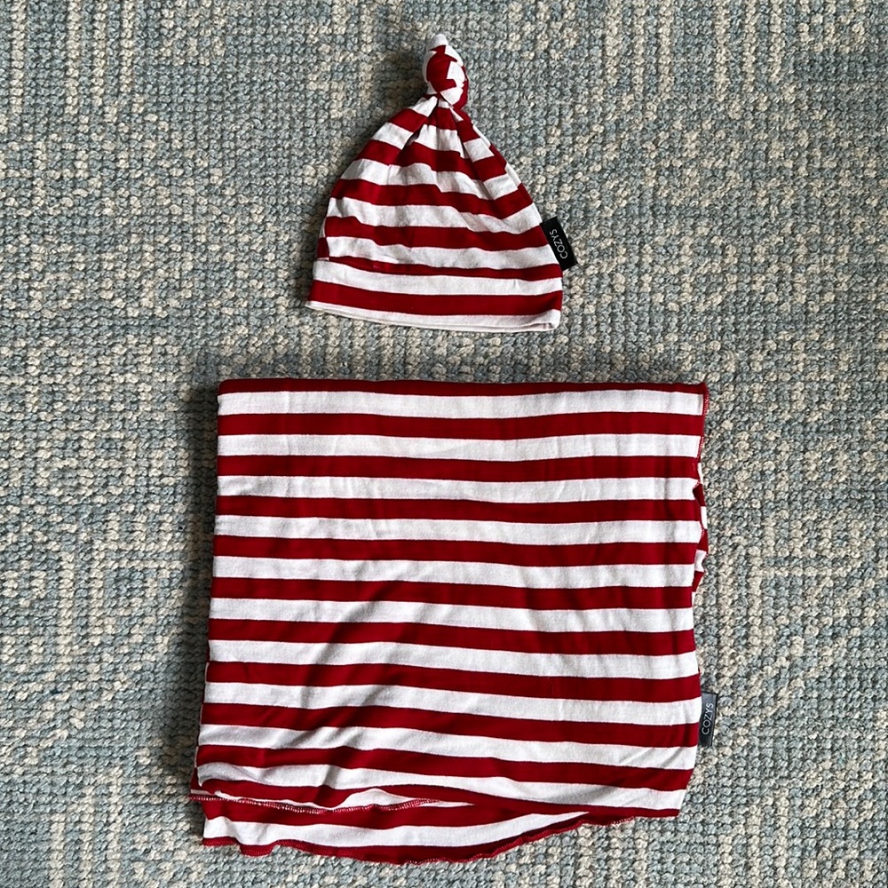 NWOT▪️COZYS▪️ Knotted Hat and Swaddle Bundle